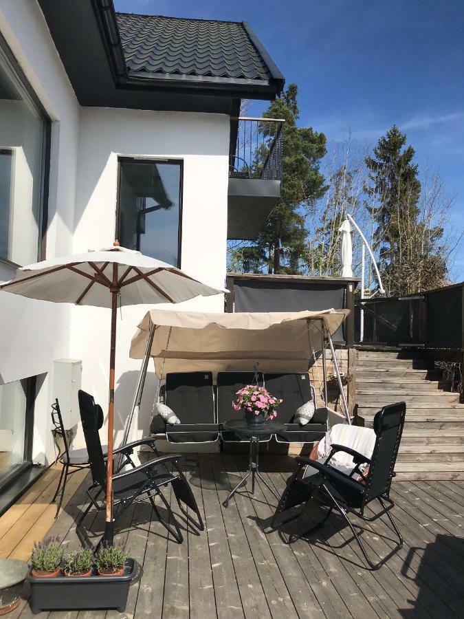 Lagenhet I Villa Pa Fornudden Tyreso Eksteriør billede