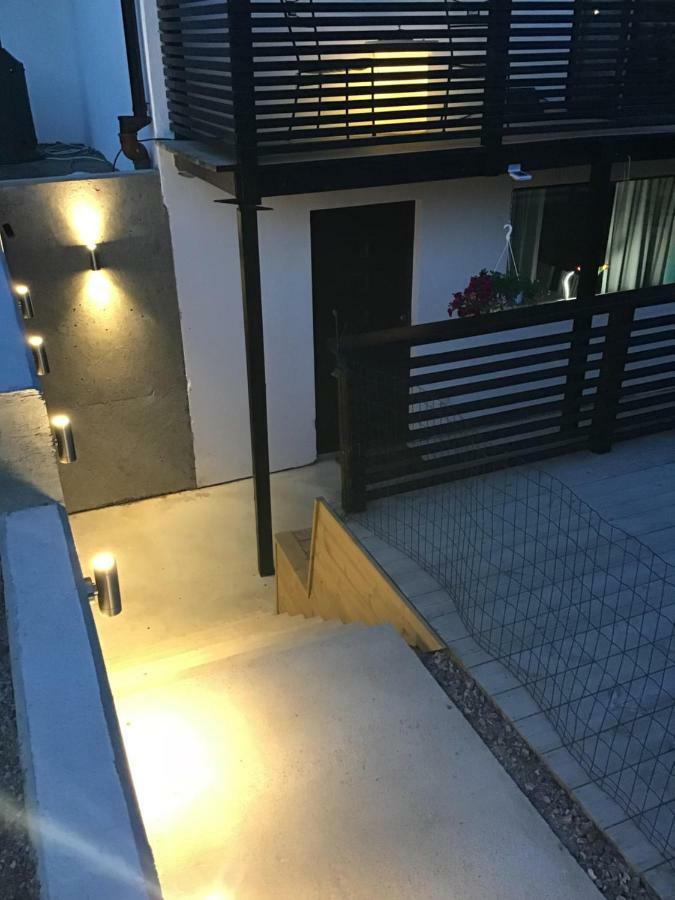 Lagenhet I Villa Pa Fornudden Tyreso Eksteriør billede